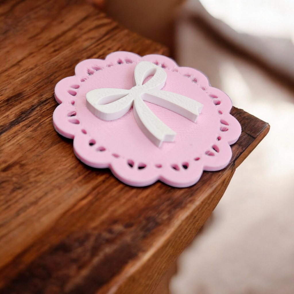 Scalloped Bow Badge Reel